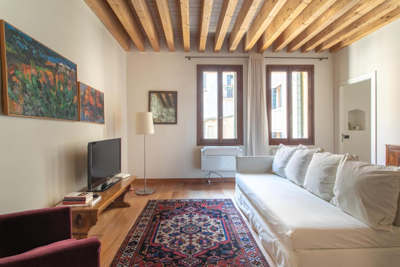 Calle Teatro Vecchio - Venezia Dış mekan fotoğraf